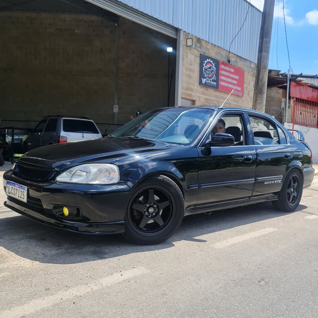 Civic 99 com rodas novas - VF Auto Center